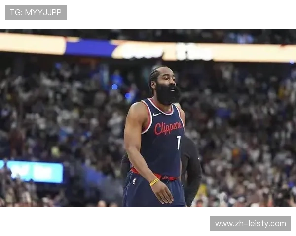 哈登达成28000分里程碑,客场球迷起立致敬 哈登达成28000分里程碑,客场球迷起立致敬